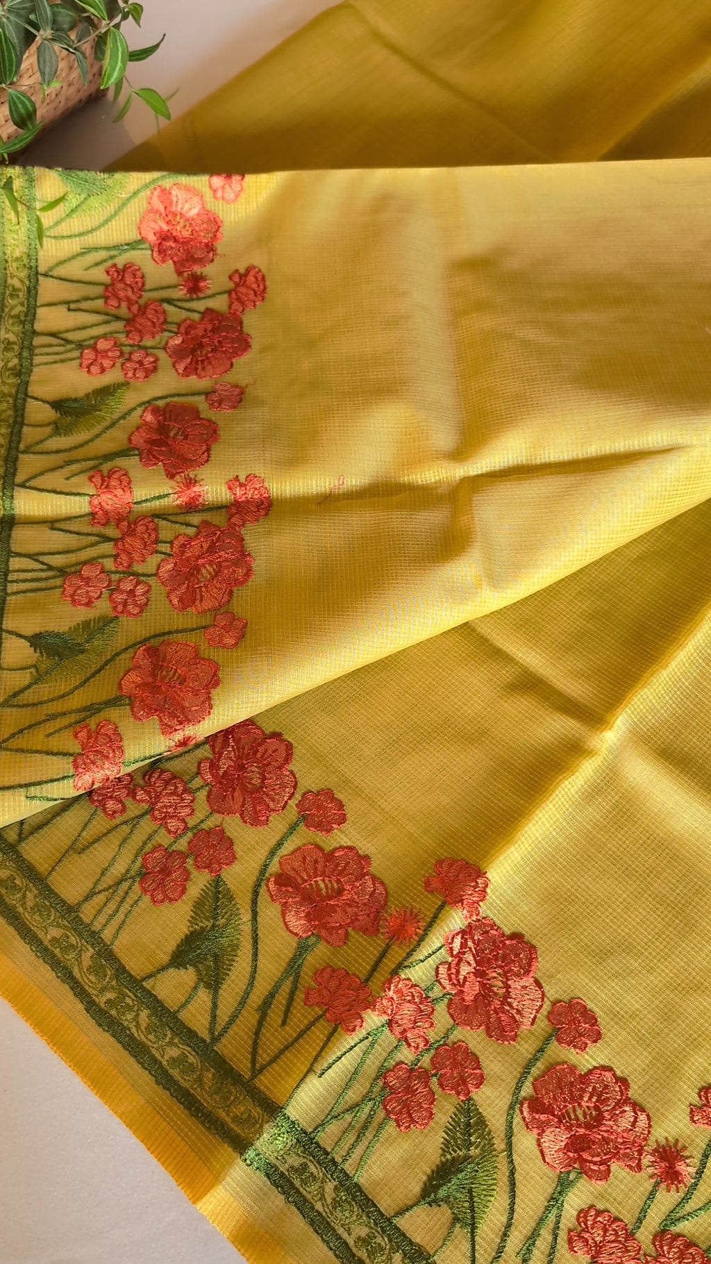 Munga kota thread work saree