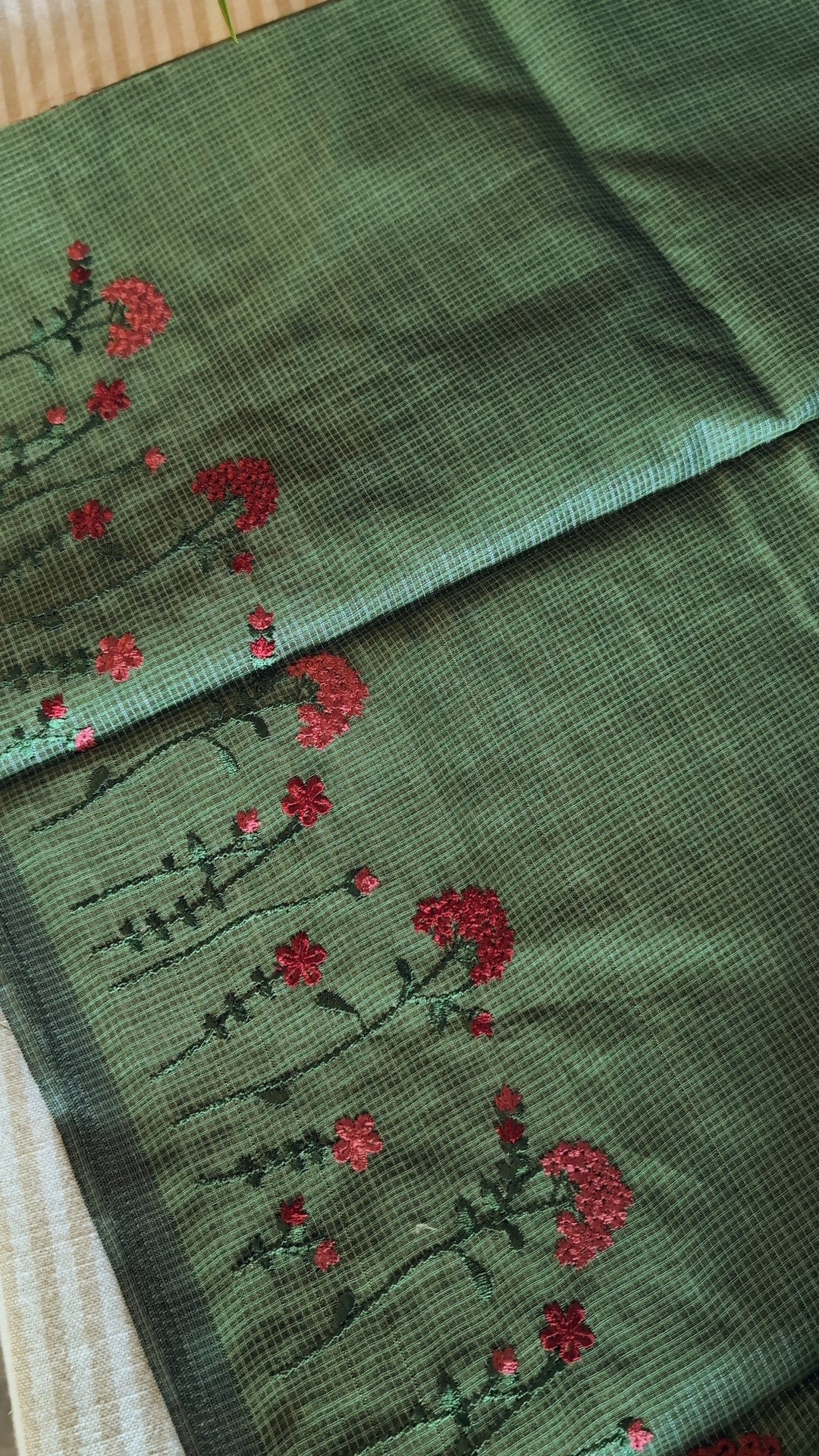 Munga kota thread work saree