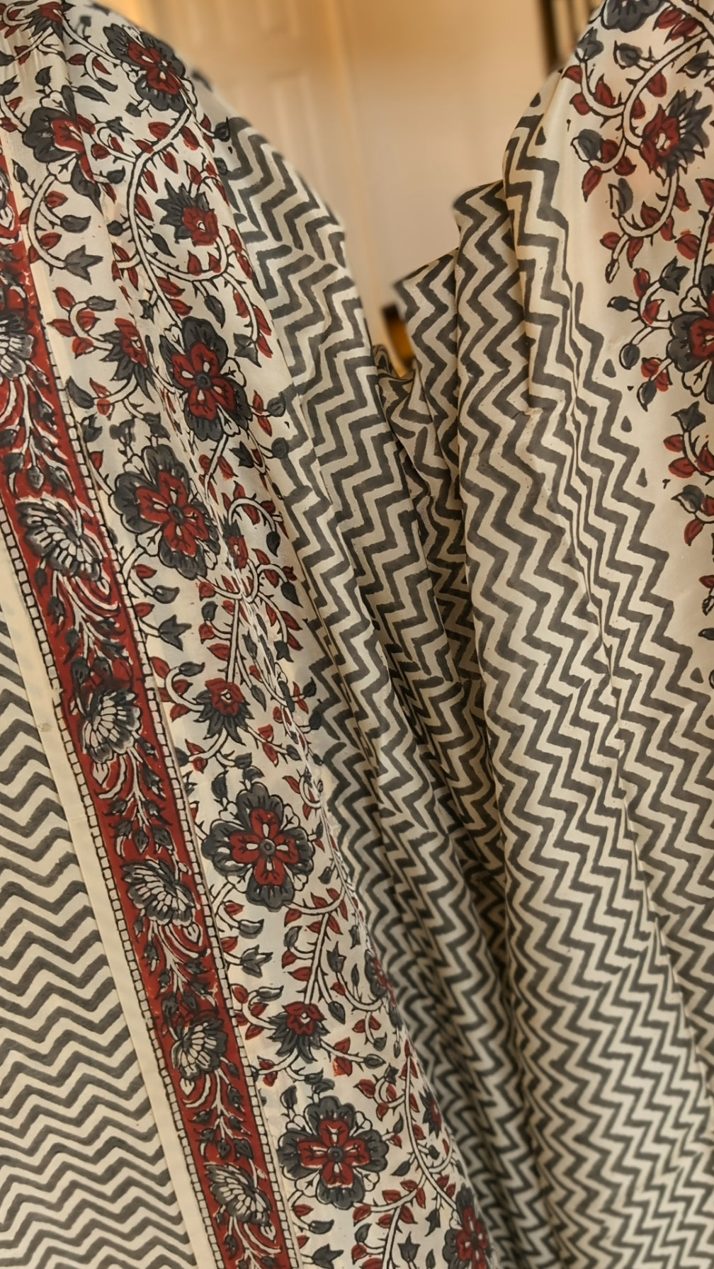Muslin Bagru  grey red printed set