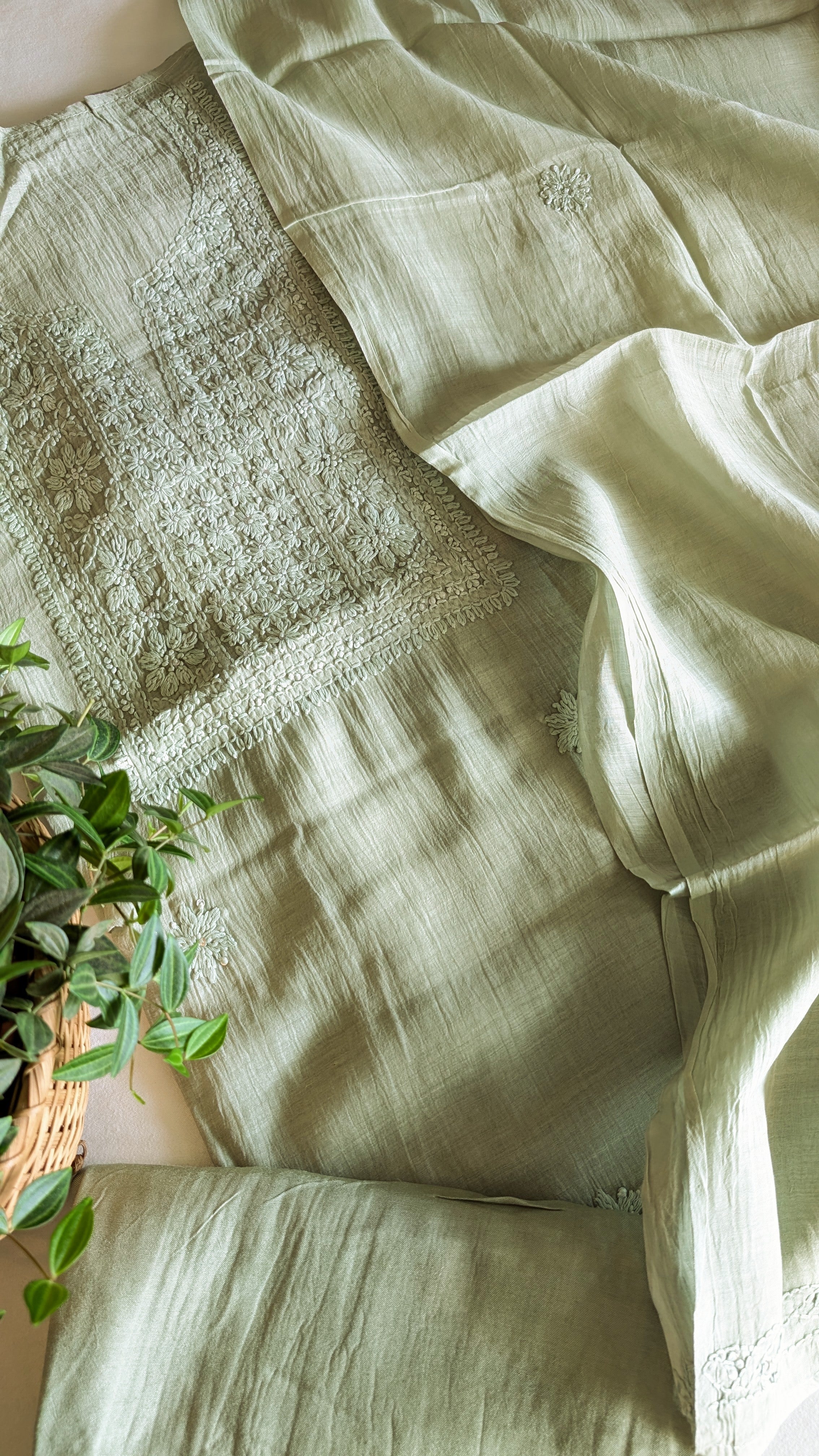 Mul chanderi chikkankari set