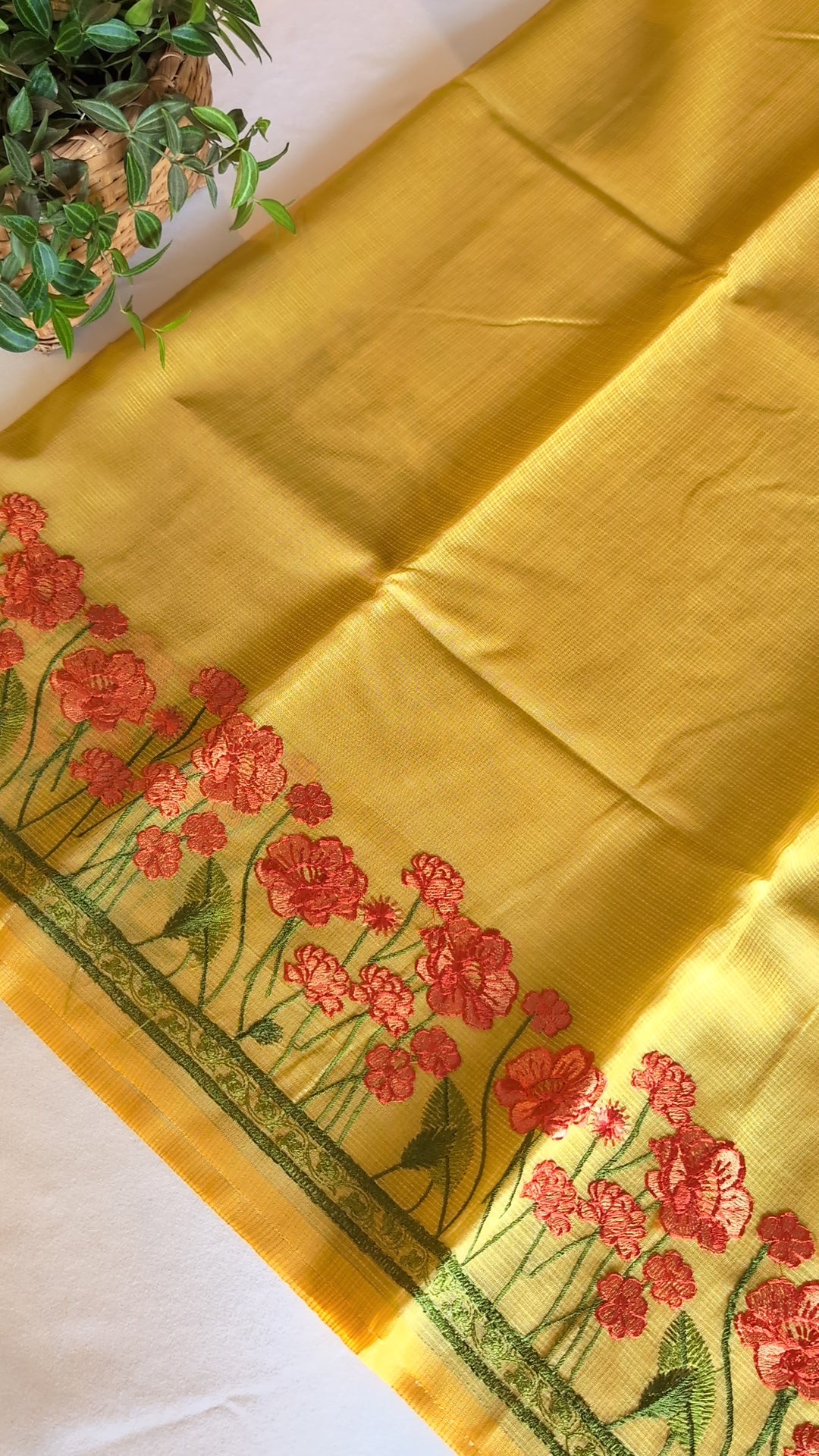 Munga kota thread work saree