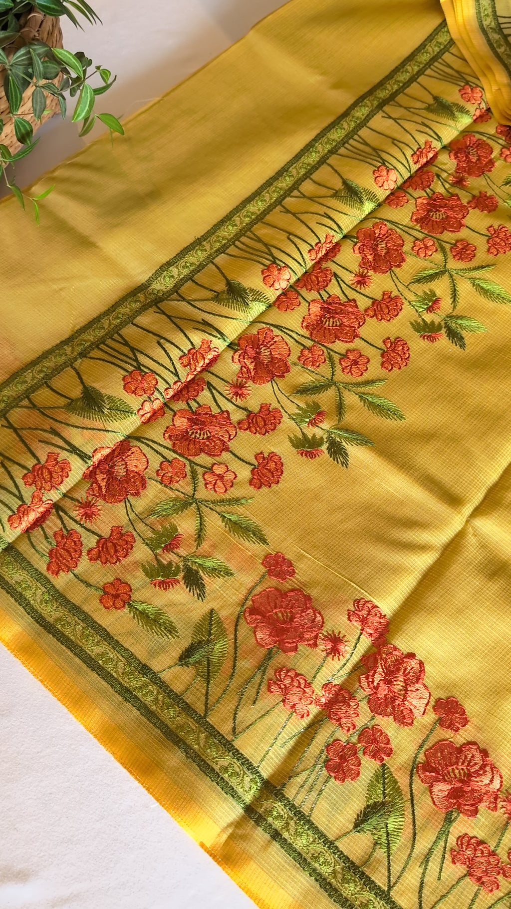Munga kota thread work saree