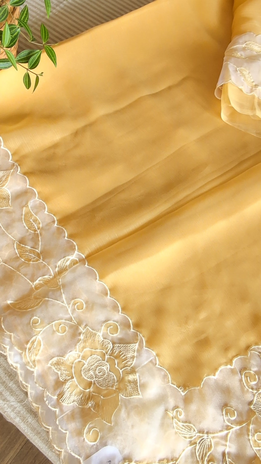 Soft crush flowy organza saree