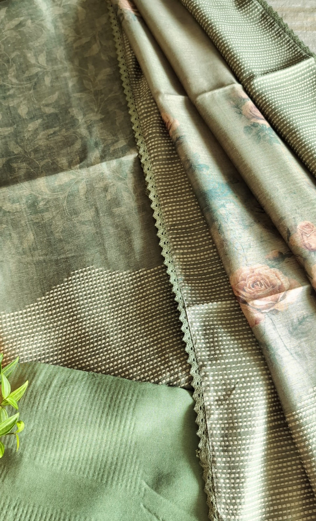 Slub linen sage green digital print set