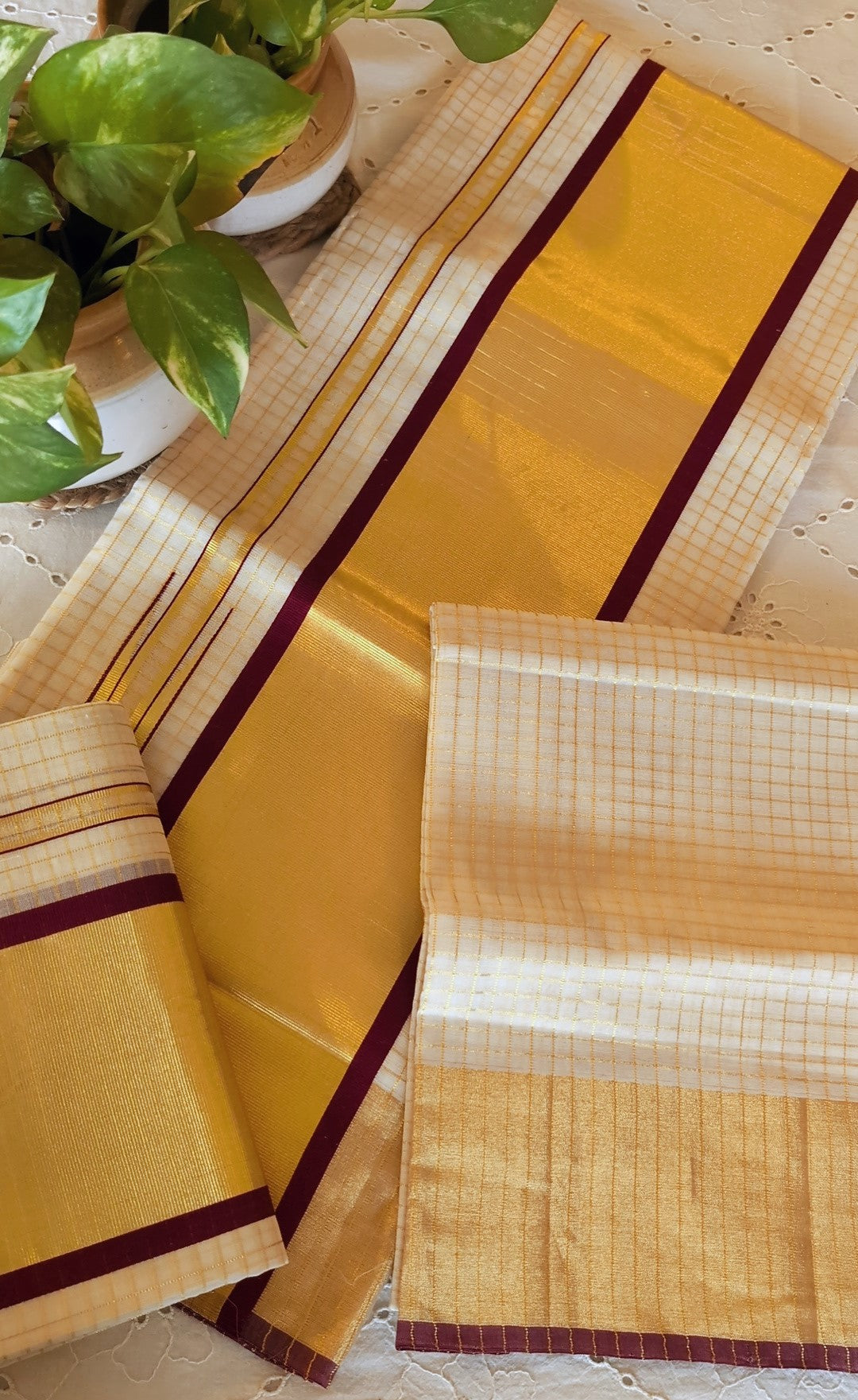 Cheks woven pure handloom set mundu